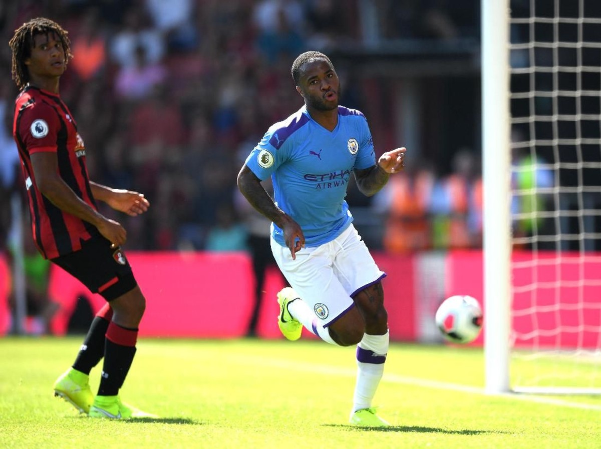 Pemain Manchester City, Raheem Sterling dinilai belum setingkat dengan Lionel Messi dan Cristiano Ronaldo. (Foto: Shaun Botterill/Getty Images)