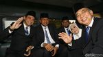 Anggota DPRD DKI Fraksi PAN Naik Angkot ke Pelantikan