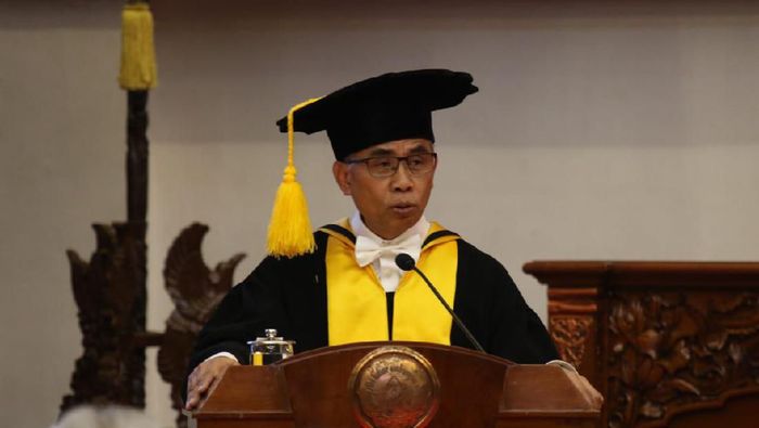 Ketua Dewan Komisioner OJK Wimboh Santoso/Foto: Dok. Humas UNS Ketua Dewan Komisioner OJK Wimboh Santoso/Foto: Dok. Humas UNS