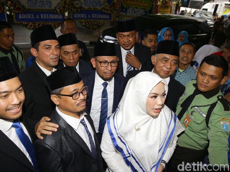 PAN Resmi Ajukan Putri Zulhas Jadi Wakil Ketua DPRD DKI PAN Resmi Ajukan Putri Zulhas Jadi Wakil Ketua DPRD DKI