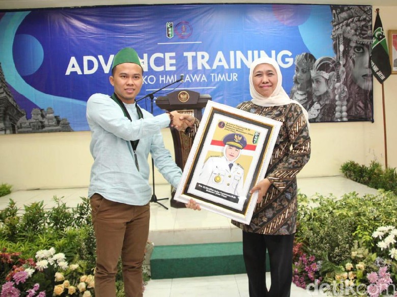 Khofifah Bicara Pesan Bung Karno di Depan Organisasi Kemahasiswaan Khofifah Bicara Pesan Bung Karno di Depan Organisasi Kemahasiswaan