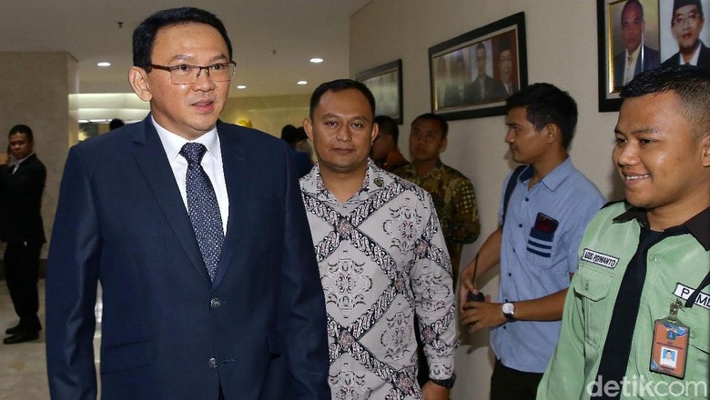 Komentar Ahok soal UAS Dipolisikan Terkait Dugaan Penistaan Agama Komentar Ahok soal UAS Dipolisikan Terkait Dugaan Penistaan Agama