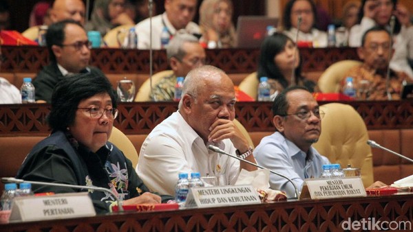 Komisi V DPR dan Pemerintah Bahas RUU Sumber Daya Air