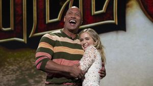 Usai Nikah, Dwayne Johnson Menari dengan Wanita Lain di D23