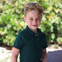 Pangeran George merupakan anak pertama dari Pangeran William yang kini berada di urutan kedua pewaris takhta Kerajaan Inggris. Pangeran George sendiri berada di urutan ketiga, setelah kakek dan ayahnya. Dia lahir pada 2013 dan kini berusia 7 tahun. Foto: Instagram @kensingtonroyal