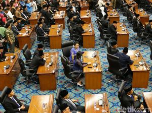 Ternyata! Anggota DPRD DKI Juga Gadaikan SK Demi Kredit