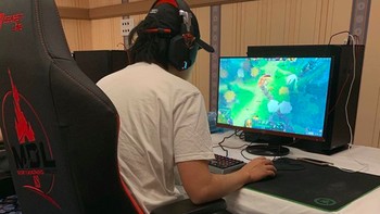 Pada tahun 2018, OG ditinggal dua pemainnya yaitu Fly dan Gustav s4 Magnusson. Karena pergantian susunan pemain yang telah melewati tenggat waktu, mereka pun tidak memenuhi syarat untuk diundang secara langsung ke The International 2018 (TI8) atau pun mengikuti Regional Qualifiers. Foto: Instagram