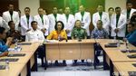 Berpiyama, Capim KPK Tes Kesehatan di RSPAD