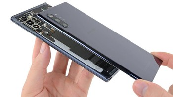 Ketika Galaxy Note 10+ 5G berhasil dibuka. Foto: ifixit