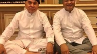 Pria kelahiran Sangkulirang, Kutai Timur ini sedang menghadiri acara di Samarinda. Nampak ia mengenakan baju Muslim dan disuguhi berbagai makanan enak di depannya. Foto: Instagram h_isrannoor/norbaitiisrannoor