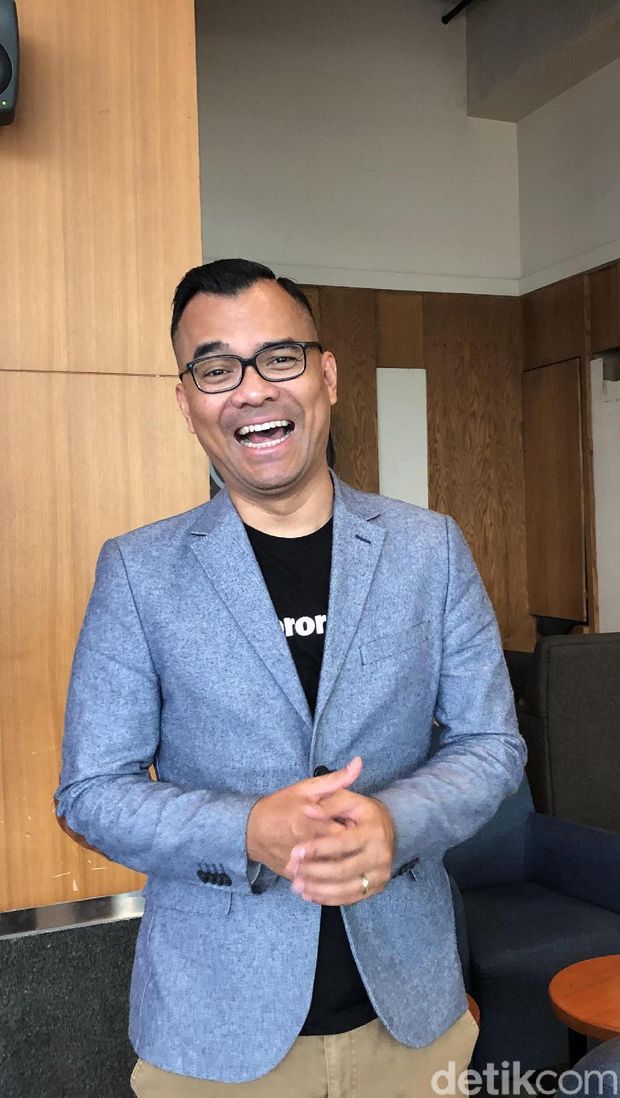 Kisah Ronald, Pria yang Viral karena Kirim Karangan Bunga untuk Tagih Hutang