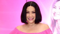 Wah, semoga Stephanie kariernya makin moncer ya! Pool/Noel/detikFoto.