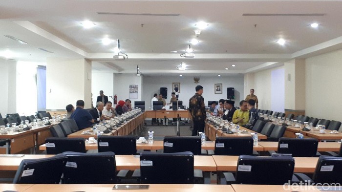 Rapat Perdana DPRD DKI Molor, Anggota Minta Jadwal Dimundurkan