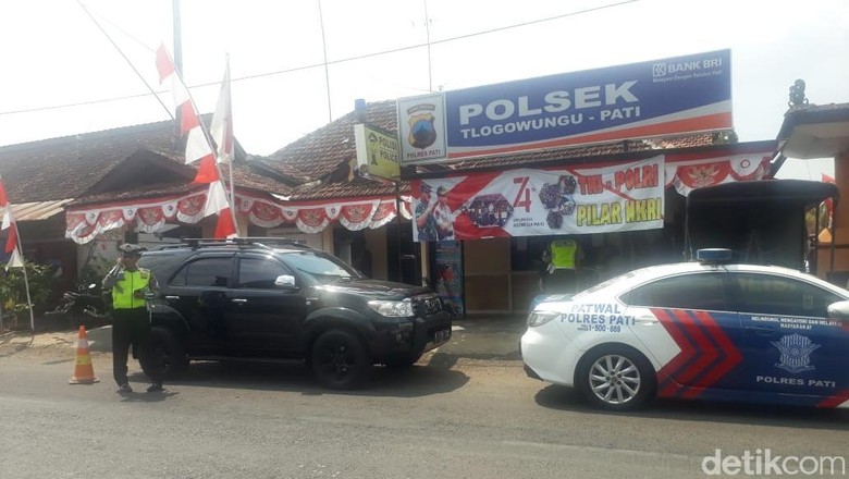 Pasca Pembacokan Kanit Provos, Kapolda Jateng Datangi Polsek Tlogowungu Pasca Pembacokan Kanit Provos, Kapolda Jateng Datangi Polsek Tlogowungu