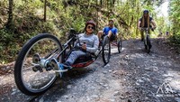 Destinasinya pun bervariasi dari Patagonia, Maui, Pulau Paskah, Machu Picchu dan lainnya (@wheeltheworld/Instagram)