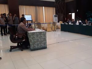 Firli Jelaskan Pertemuan Tenis dengan TGB Saat Jadi Deputi KPK