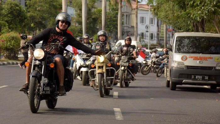 Komunitas pecinta motor Royal Enfield, Royal Riders Indonesia (RoRI) secara akbar membuka International Royal Enfield Jambore 2019 – Bali, Indonesia.