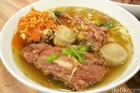 Maknyus! Di Sini Ada Bakso Rusuk yang Tebal Dagingnya