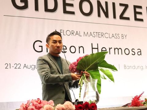 The Trans Luxuruy Hotel Bandung Gelar Kelas Merangkai Bunga 