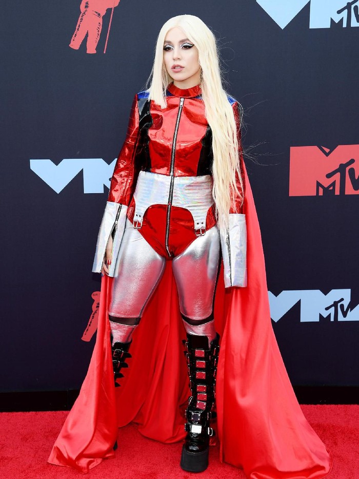 NEWARK, NEW JERSEY - AUGUST 26: Ava Max attends the 2019 MTV Video Music Awards at Prudential Center on August 26, 2019 in Newark, New Jersey. (Photo by Dimitrios Kambouris/Getty Images)