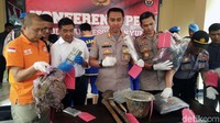 Kapolres Banyumas, AKBP Bambang Yudhantara Salamun, mengatakan ketiga korban adalah Suratno (51), Sugiono (46), Heri (41) dan Vivin (24). Tiga korban pertama adalah anak dari Misem, pemilik lahan tempat kerangka para korban ditemukan. Sedangkan Vivin adalah anak anak pertama dari korban Suratno.