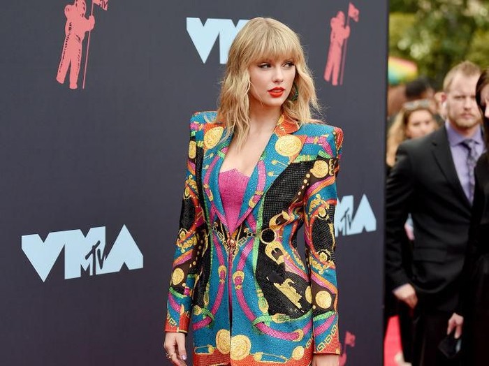 Taylor Swift di Premier Cats Taylor Swift attends the world premiere of Cats, at Alice Tully Hall, Monday, Dec. 16, 2019, in New York. (Photo by Evan Agostini/Invision/AP)