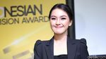 Terpikat Senyum Manis Ana Riana