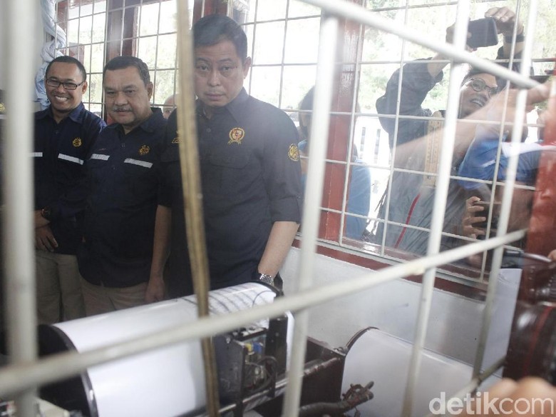 Menteri ESDM: Masih Ada Gas Berbahaya di Tangkuban Perahu Menteri ESDM: Masih Ada Gas Berbahaya di Tangkuban Perahu