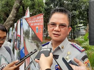Mobil Tabrak Pembatas Jalur Sepeda, DKI Pastikan Rambu Lalin Terpasang