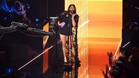 Selain itu Jonathan juga sempat berbicara di panggung MTV. Noam Galai/Getty Images