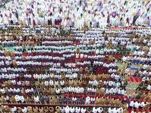 Ratusan Umat Muslim di Palembang Gelar Salat Minta Hujan