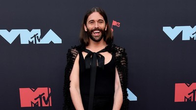 Heboh Crosshijaber, Ini 7 Artis Pria yang Suka Pakai Baju Wanita