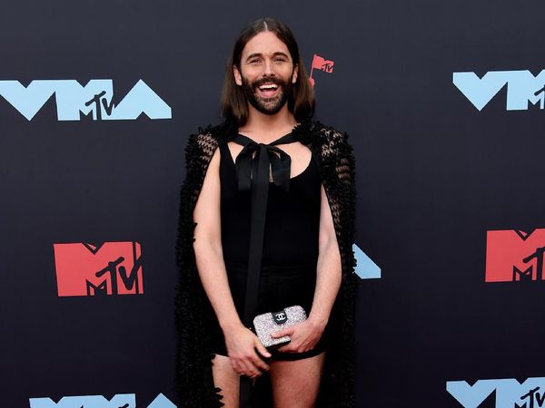 Heboh Crosshijaber, Ini 7 Artis Pria yang Suka Pakai Baju Wanita