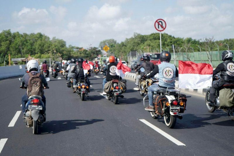 Komunitas pecinta motor Royal Enfield, Royal Riders Indonesia (RoRI) secara akbar membuka International Royal Enfield Jambore 2019 – Bali, Indonesia.