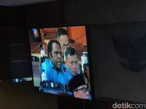 Di Paripurna DPR, Anggota F-PAN John Siffy Interupsi soal Kericuhan di Papua