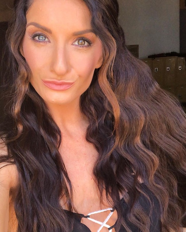 Silvia telah bekerja di industri film dewasa selama 5 tahun. Sebelumnya, ia memilih terjun di dunia komedi dengan menjadi stand-up komedian, namun itu hanya berlangsung selama 6 bulan. Foto: Instagram