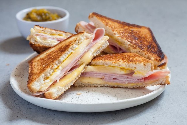 7 Tips Penting Memotong Sandwich yang Perlu Kamu Tahu