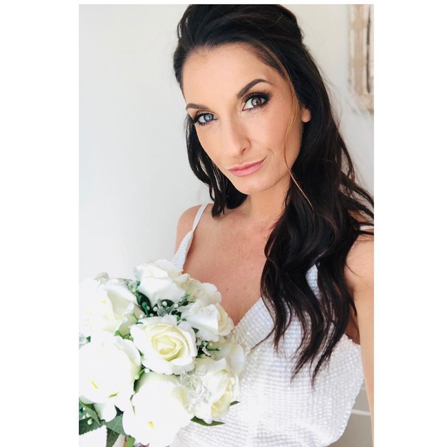 Bagian tersulit adalah keluarga saya mengetahui karier saya. Saya ingin orangtua sama bangga dengan saya seperti ketika saya bekerja di dunia kedokteran. Saya tidak pernah ingin orang tua saya merasa gagal. Saya memiliki gelar sarjana, kata Silvia kepada Mirror. Foto: Instagram