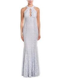 Pilihan gaun tamu pernikahan yang dikritik tidak pantas karena mirip gaun pengantin