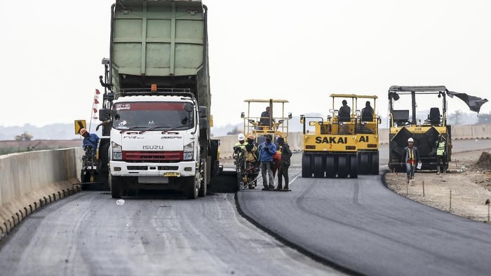 Foto udara simpang susun jalan Tol Trans Sumatera Ruas Palembang Kayu Agung Betung (Kapal Betung), Ogan Komering Ilir (OKI), Sumatera Selatan, Selasa (27/8/2019). Progres konstruksi pembangunan Tol Trans Sumatera Ruas Palembang Kayu Agung Betung (Kapal Betung) dengan panjang 111,69 km tersebut saat ini sudah mencapai 41,43 persen sedangkan progres pembebasan lahan sudah mencapai 88,22 persen. ANTARA FOTO/Nova Wahyudi/aww.