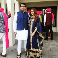 Kebetulan pula, anak tiri dari politikus Fadel Muhammad itu memang menyukai film Bollywood dan budaya India. Tak jarang, ia kerap mengenakan pakaian tradisional India untuk acara-acara tertentu.  Foto: dok. Instagram