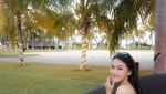 Pesona Cantik Ana Riana Saat Makan Pizza dan Es Krim