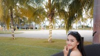 Sebelum jadi pesinetron, Ana membawakan acara kompetisi di sebuah stasiun televisi swasta. Ia mencuri perhatian dengan wajah imutnya. Foto: Instagram anariana27