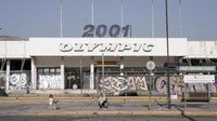 Melayani selama kurang lebih 60 tahun, Ellinikon International Airport di Yunani akhirnya sampai pada titik nadir. Bandara ini tutup di tahun 2004 dan kini terbengkalai, bahkan jadi pemukiman imigran. (Getty Images)