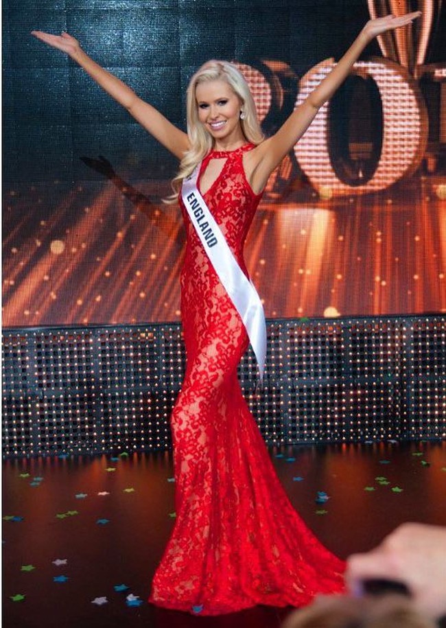 Emily Coral adalah mantan ratu kecantikan yang memenangkan ajang Miss England dalam kompetisi Miss Supranational tahun 2015. Wanita yang juga model seksi ini pun meluncurkan sebuah aplikasi kencan untuk orang-orang elit. Foto: Instagram @emilycoralx