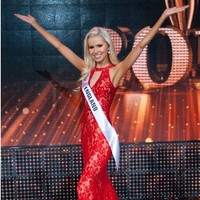 Emily Coral adalah mantan ratu kecantikan yang memenangkan ajang Miss England dalam kompetisi Miss Supranational tahun 2015. Wanita yang juga model seksi ini pun meluncurkan sebuah aplikasi kencan untuk orang-orang elit. Foto: Instagram @emilycoralx