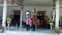 Kedatangan Yang Dipertuan Agong XVI Al-Sultan Abdullah Riayatauddin Al Mustafa Billah Shah disambut hangat oleh Sri Sultan Hamengku Buwono (HB) X.