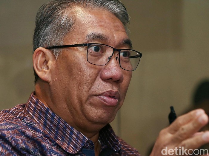Dosen Fakultas Agribisnis Institut Pertanian Bogor (IPB)
Mantan Wakil Menteri Perdagangan (Wamendag)