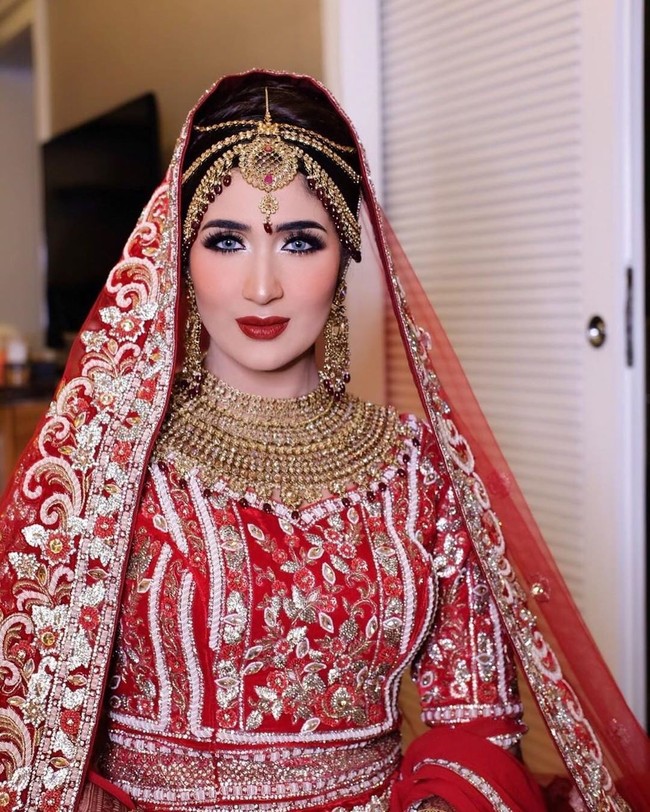 Tania bahkan menggelar acara sangeet night menjelang hari pernikahannya dengan pria bernama Abdullah Alwi. Sangeet night merupakan upacara perayaan sebelum pernikahan, di mana keluarga berkumpul dan menari bersama.  Foto: dok. Instagram