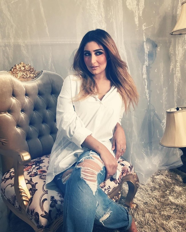 Setiap Tania mem-posting foto, pasti ada saja yang memuji kecantikan Tania dan mengatakan mirip dengan artis Bollywood Kareena Kapoor. Waw kareena kapoor indonesia, tulis netizen. Mirip bgt dgn Artis india, duuh cantiknyaaa, puji netizen lainnya.  Foto: dok. Instagram